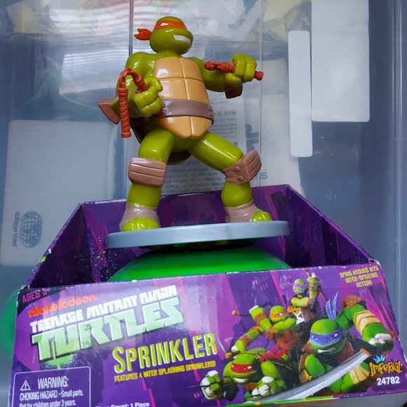 Teenage Mutant Ninja Turtle Lawn Sprinkler Spins & Sprays Imperial Toys New - Picture 2 of 3